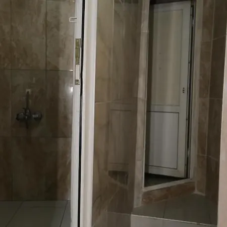 عزيز بانزيون 3 فندق 3*